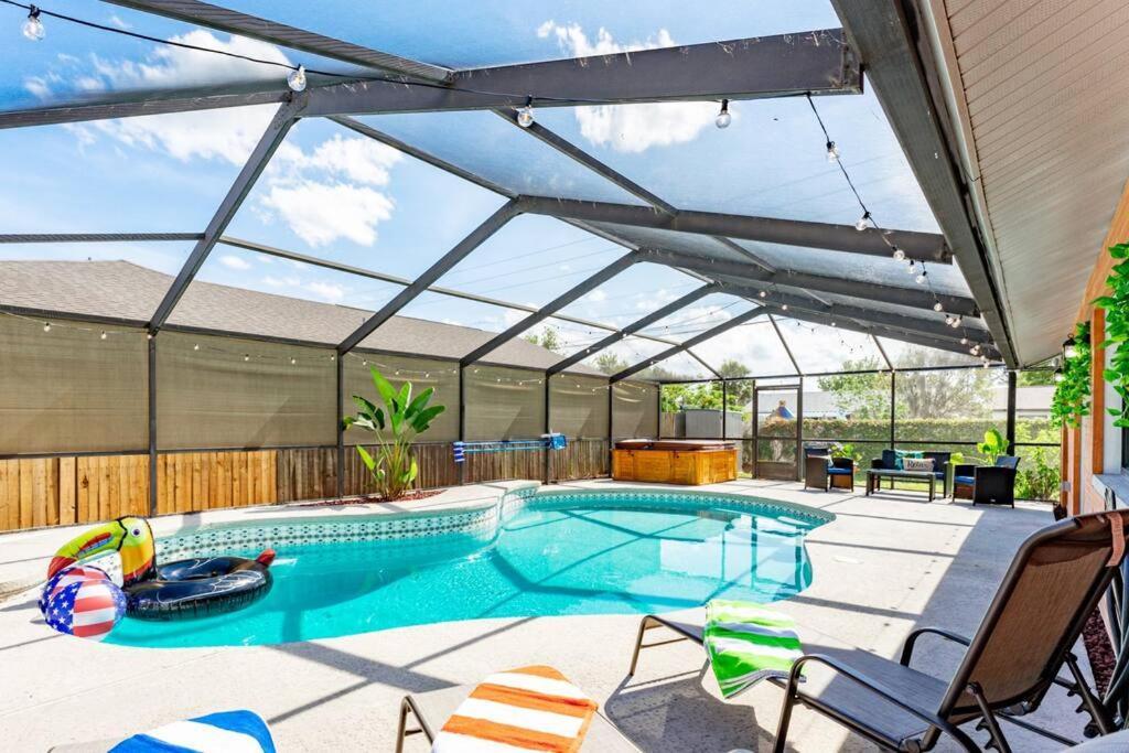 The Pelican/Pool/Hottub/Gameroom Brandon Exteriör bild
